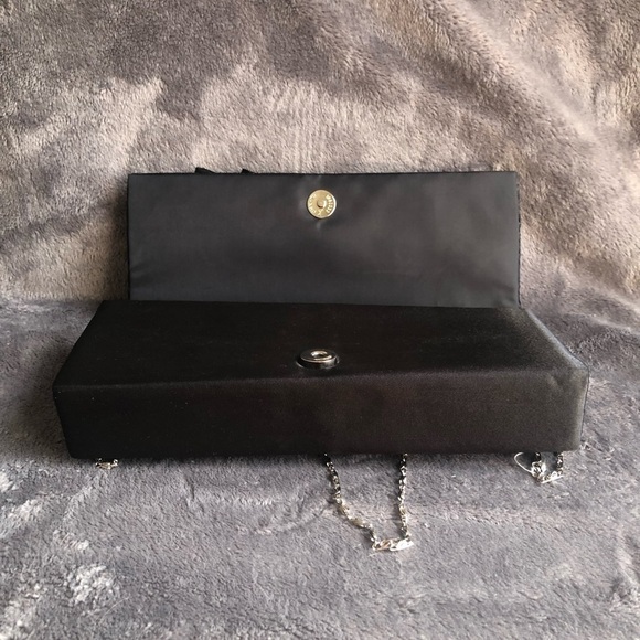 𝅺WHITTALL & Shon Black Rhinestone‎ brooch with a bow clutch or shoulder purse - Picture 6 of 11